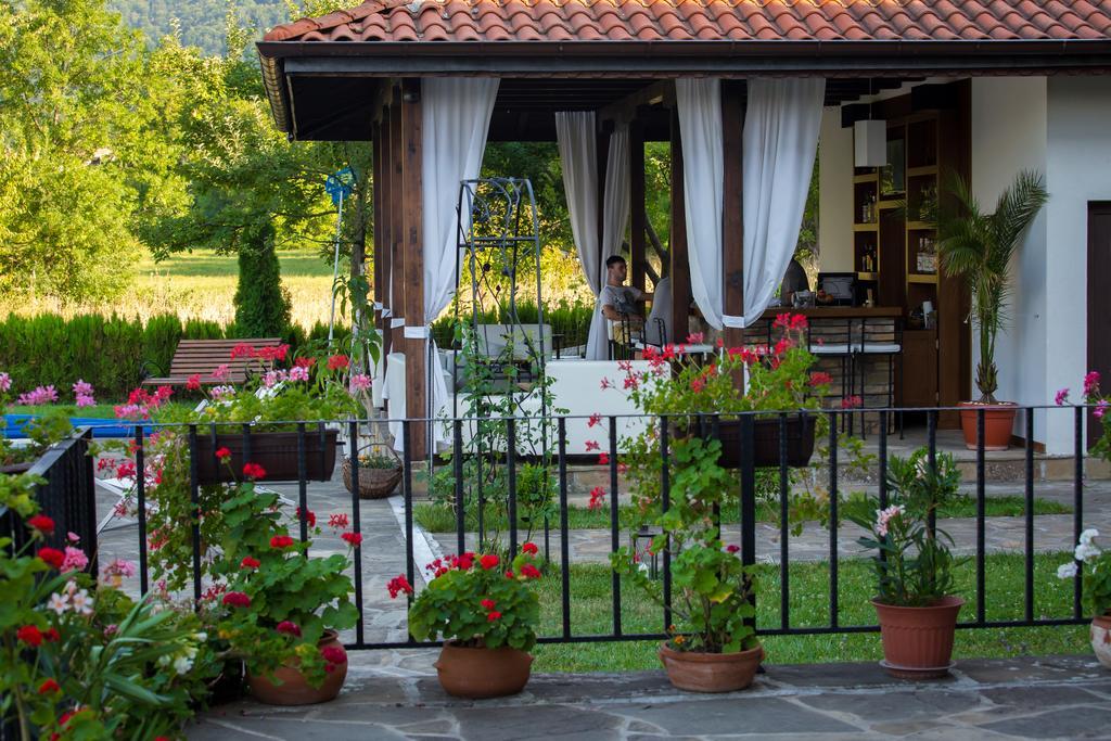 Family Hotel Strannopriemnitza Oreshak  Exterior photo